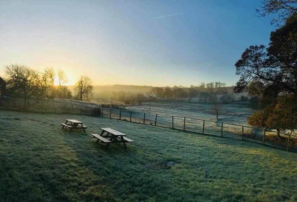 Bed and Breakfast Gratton Grange Farm Elton  Экстерьер фото